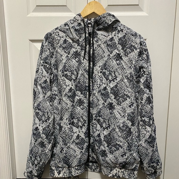 PINK VS Raincoat - Picture 1 of 3